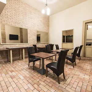 Sous44 3*, Budapest Ungern